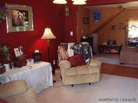 A Mooseberry Inn B&B Slana Interior photo